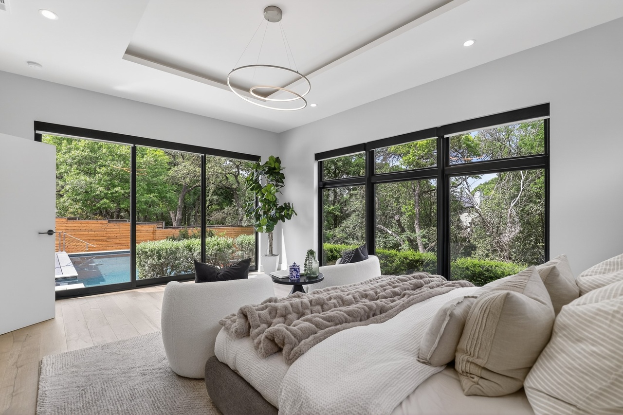 3206 Thousand Oaks Drive