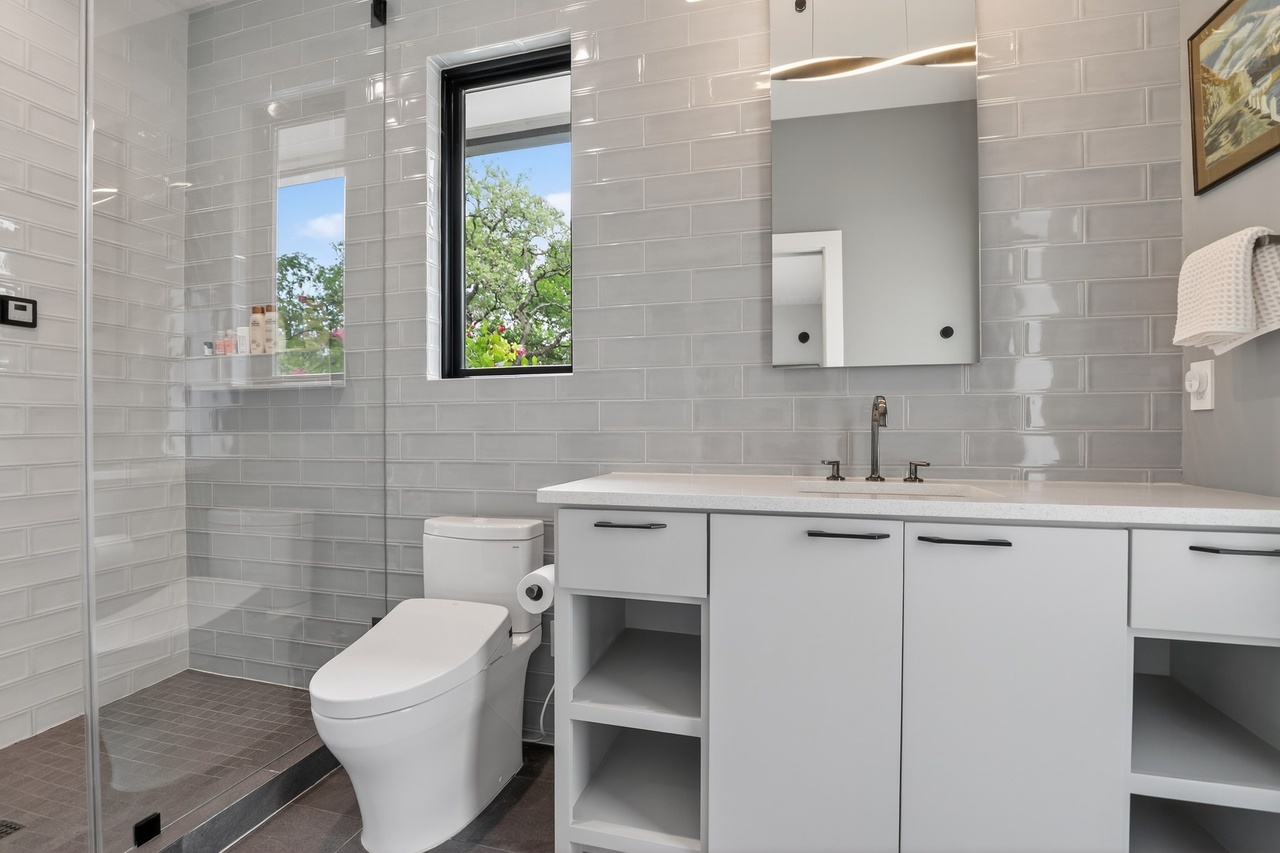 3206 Thousand Oaks Drive