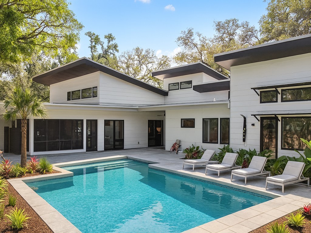 1600 Barton Hills Dr