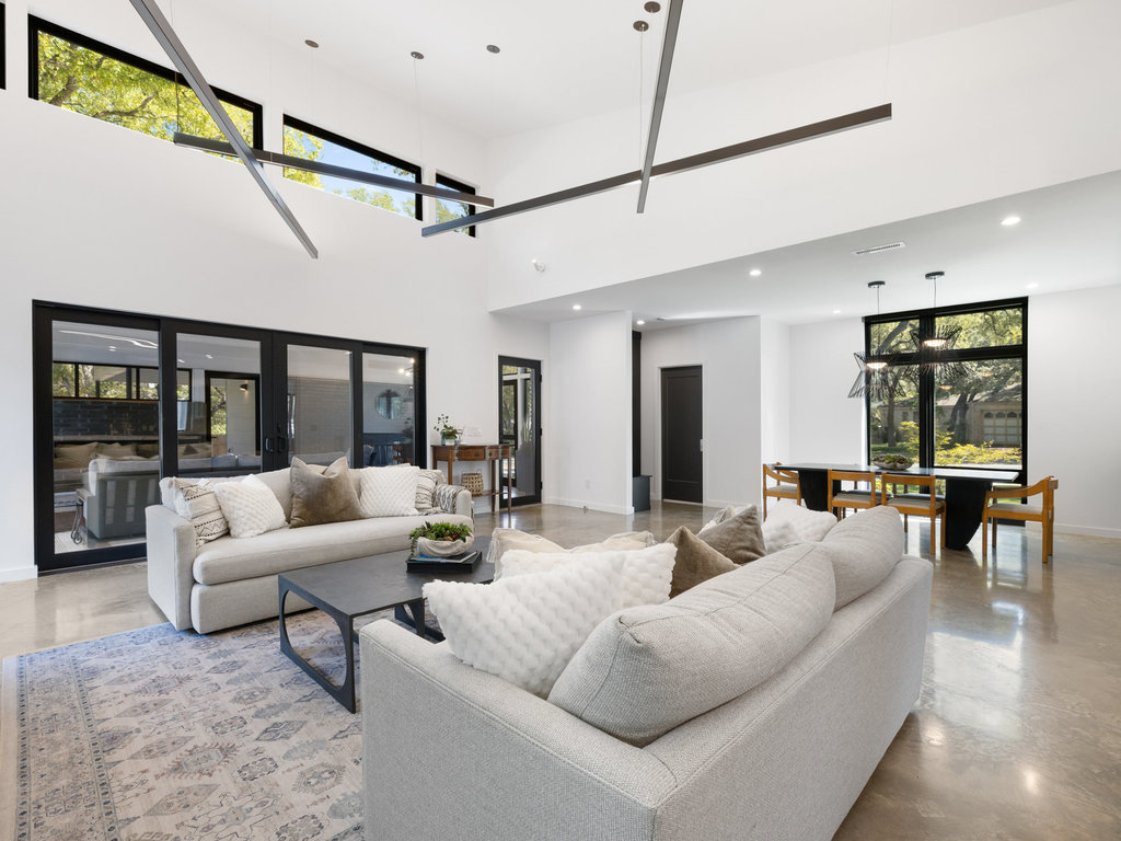 1600 Barton Hills Dr