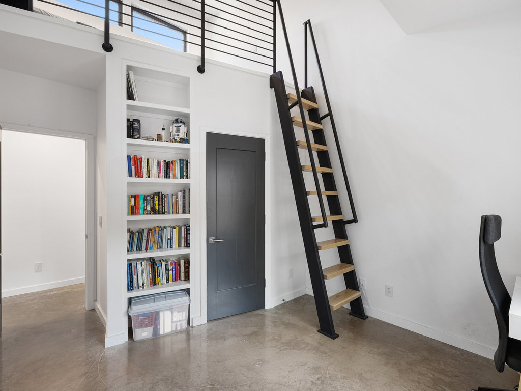 1600 Barton Hills Dr