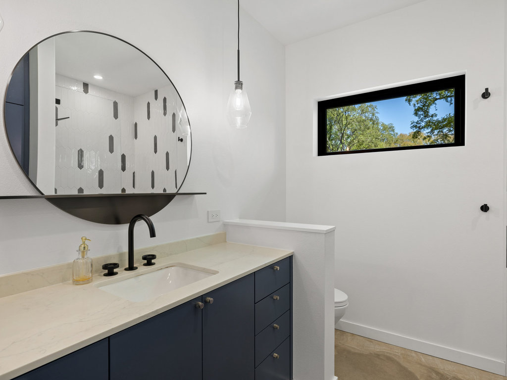 1600 Barton Hills Dr